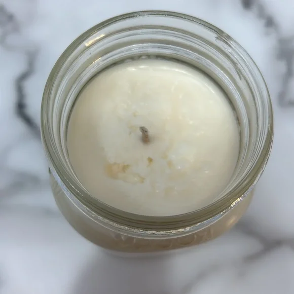 Vanilla Bean Candle - Picture 3 of 4